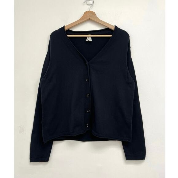 Pact Organic Cotton Fine Knit Ribbed Trim Classic V-Neck Boxy Cardigan - Medium - Picture 2 of 8